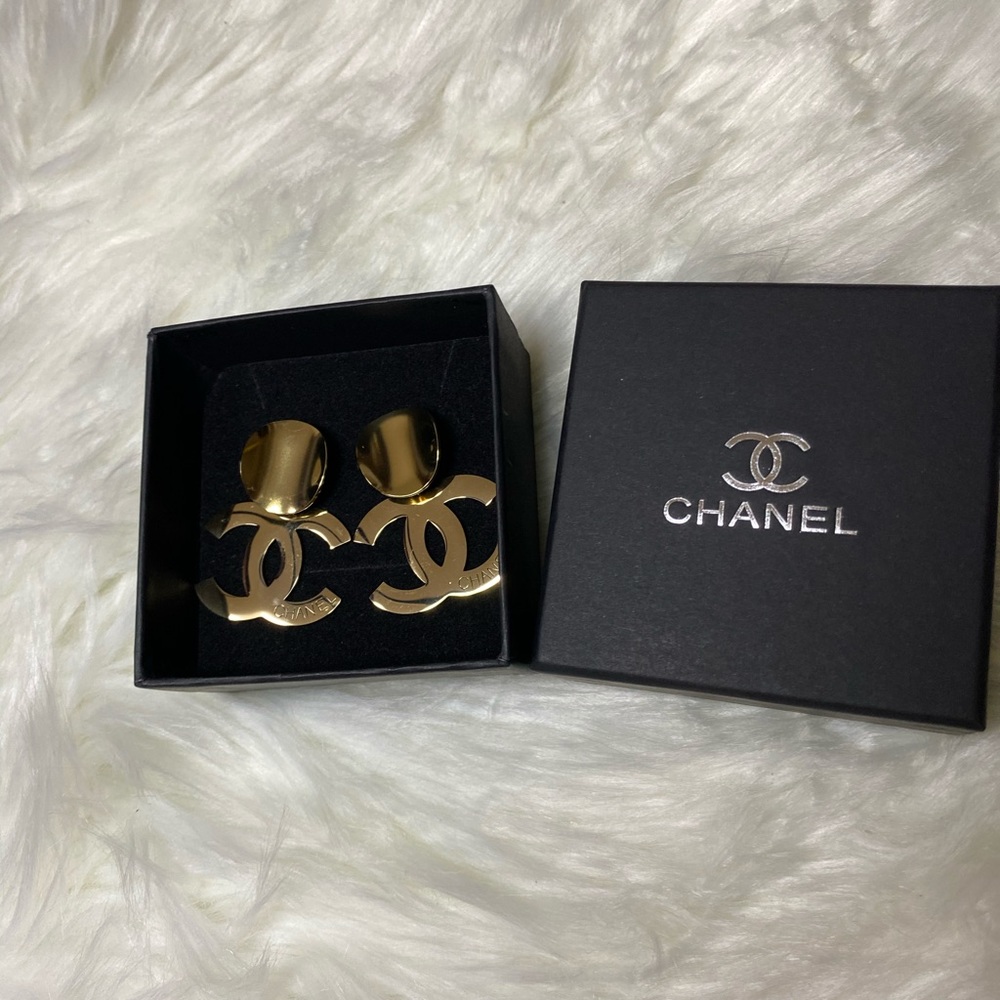 Beautiful earrings! Inspired Gold Stainless Steel